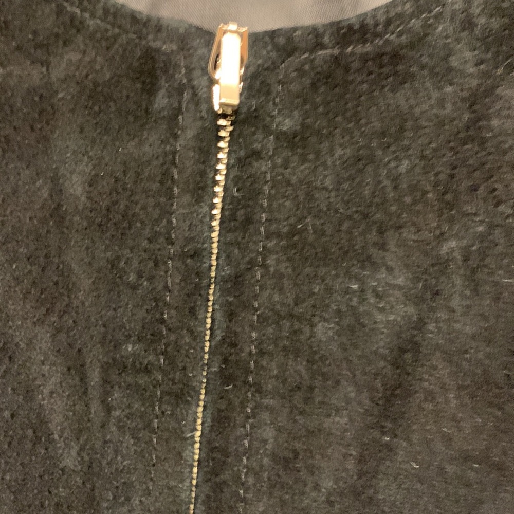 Suede - Picture 4 of 8